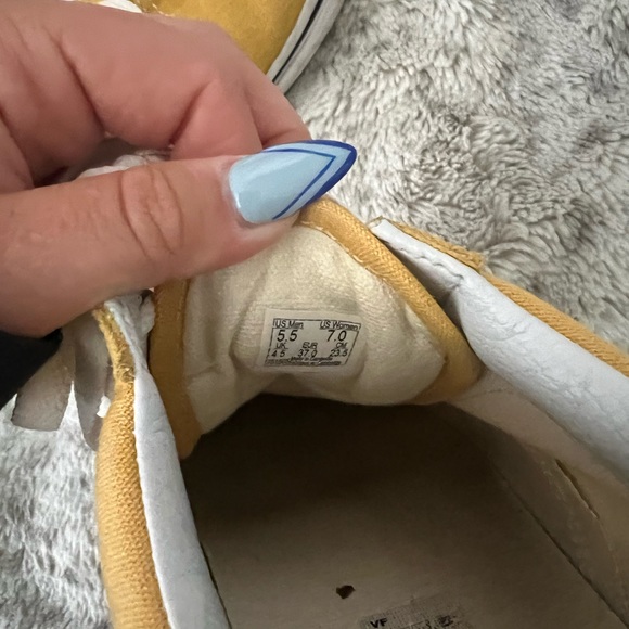 Women’s Vans - Picture 4 of 5